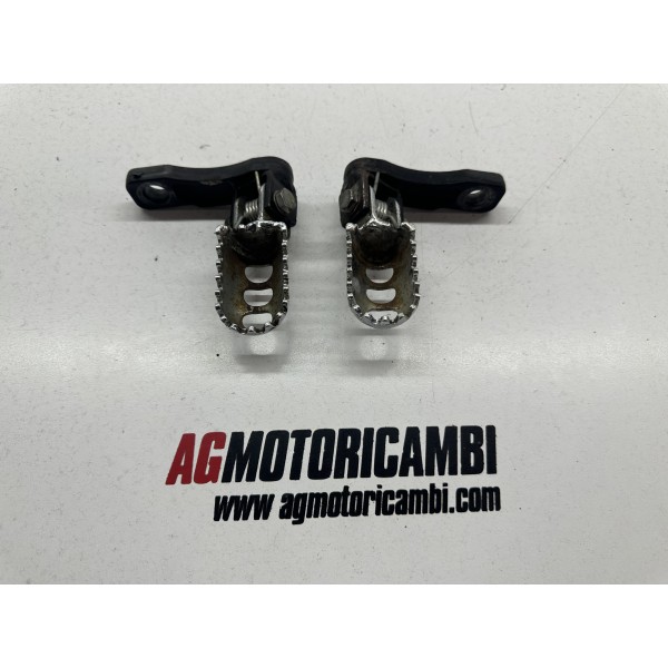 PAIR RIGHT LEFT FOOTPEGS BETA ALP 200 4T...