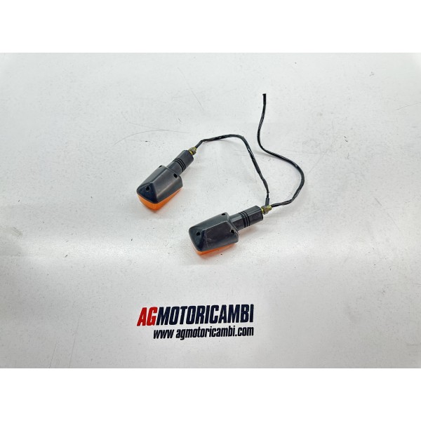 PAR DE INTERMITENTES DELANTEROS SUZUKI GSF...