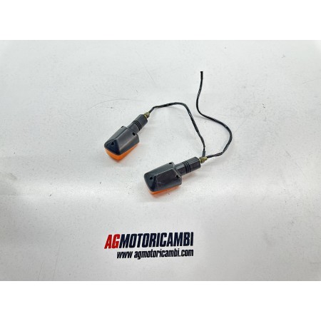 PAR DE INTERMITENTES DELANTEROS SUZUKI GSF BANDIT 1200 S 1996-2000 GV75A