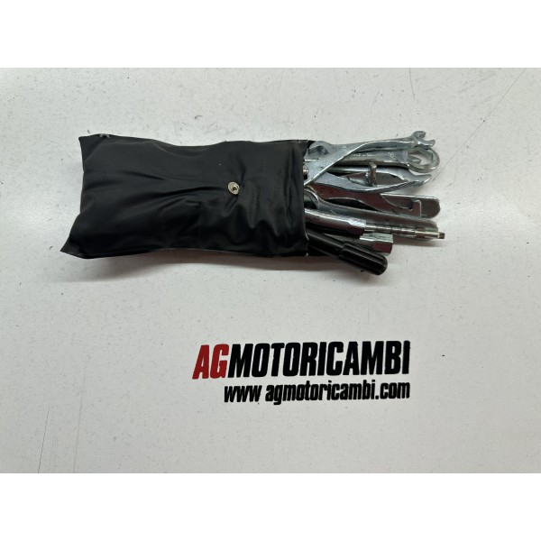 KIT ATREZZI USO E MANUTENZIONE SUZUKI SV 650...