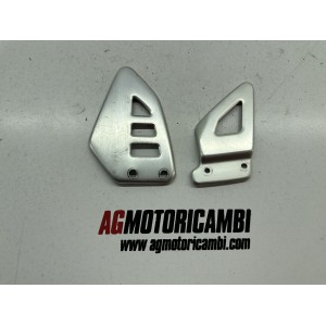 ESTRIBERA TALONERA DERECHA SUZUKI SV 650 1999-2001-2002