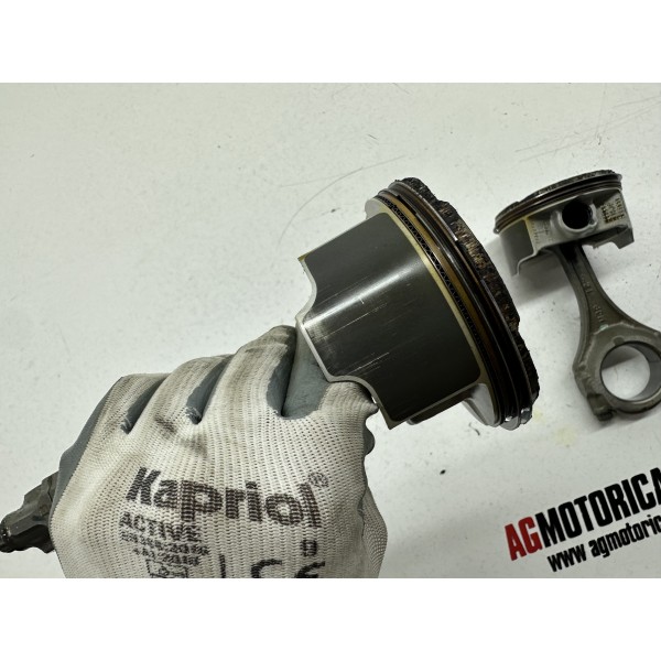 PAIR PISTONS AND CONNECTING RODS HONDA CRF 1100...