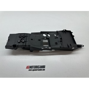 PLASTICO BAJO COLA YAMAHA YZF R1 2002-2003 2