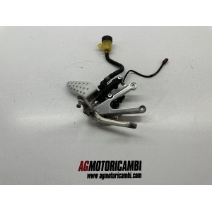 REPOSE-PIEDS AVANT FREIN DROIT YAMAHA YZF R1 2002-2003