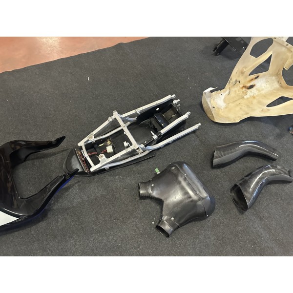 FIBERGLASS FAIRING KIT TRACK FRAMES SUZUKI GSXR...