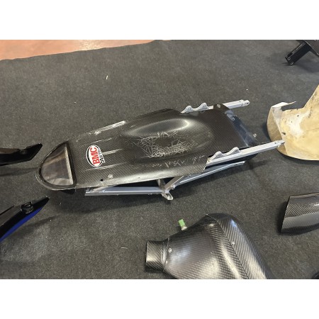 KIT CARENE VETRORESINA PISTA TELAIETTI SUZUKI GSXR K1 1000 2001