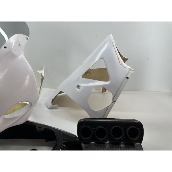 GLASFASERVERKLEIDUNG KIT SPUR RAHMEN SUZUKI...