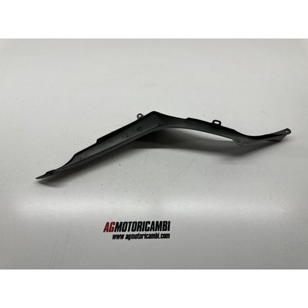 VERKLEIDUNG UNTER DEM RECHTEN SITZ BMW R 1200 R...