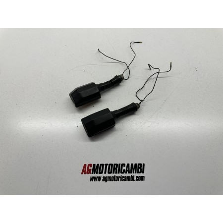 BLINKERKNOSPEN HINTEN RECHTS LINKS YAMAHA XT 550 5Y3 1982-1986