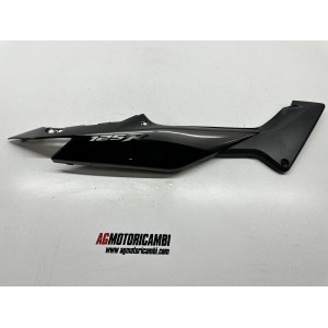 SEITENVERKLEIDUNG HINTEN RECHTS HONDA CBR 125 4T... 2