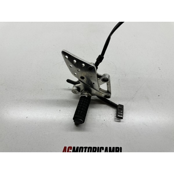 RIGHT FOOTBOARD RIGHT REAR BRAKE HONDA CBR 125...
