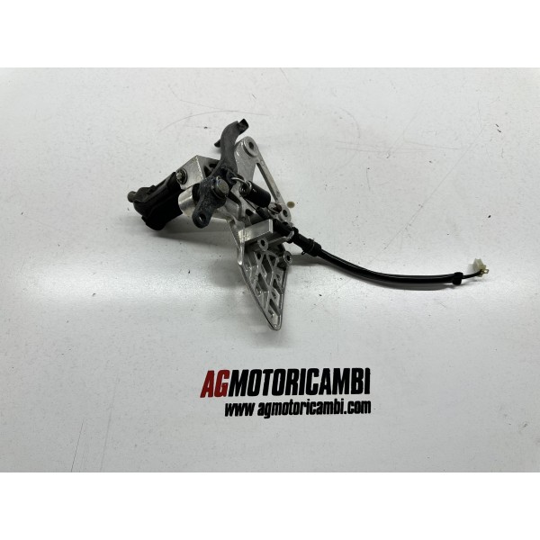 RIGHT FOOTBOARD RIGHT REAR BRAKE HONDA CBR 125...