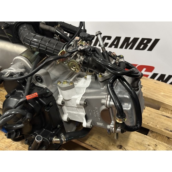 SK40 BLOC MOTEUR COMPLET KYMCO DOWNTOWN 200 4T...