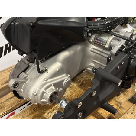 SK40 BLOC MOTEUR COMPLET KYMCO DOWNTOWN 200 4T 2009-2016