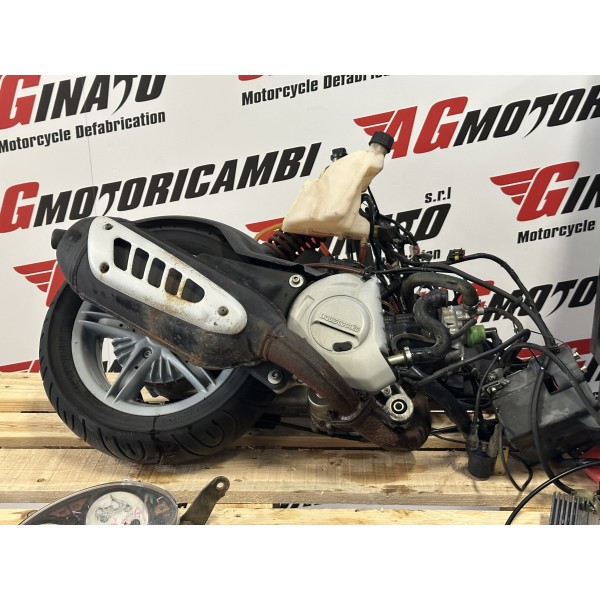 M051M PIAGGIO HEXAGON RUNNER FXR 125 180 2T...