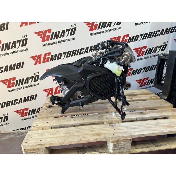 KOMPLETTER MOTORBLOCK CODE LC1P53MI VOGE...