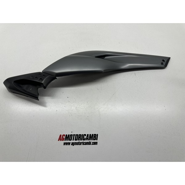 SIDE FAIRING BOOMERANG RIGHT YAMAHA TMAX T-MAX...