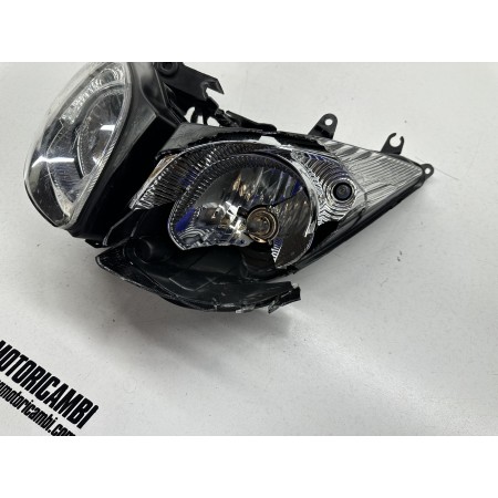BROKEN FRONT HEADLIGHT YAMAHA TMAX T-MAX 500 2008-2011