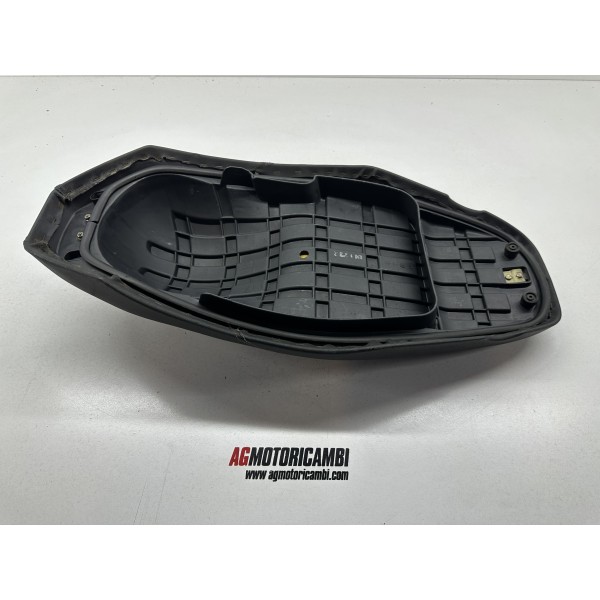 KYMCO AGILITY PLUS SADDLE 125-150 200 i R16...