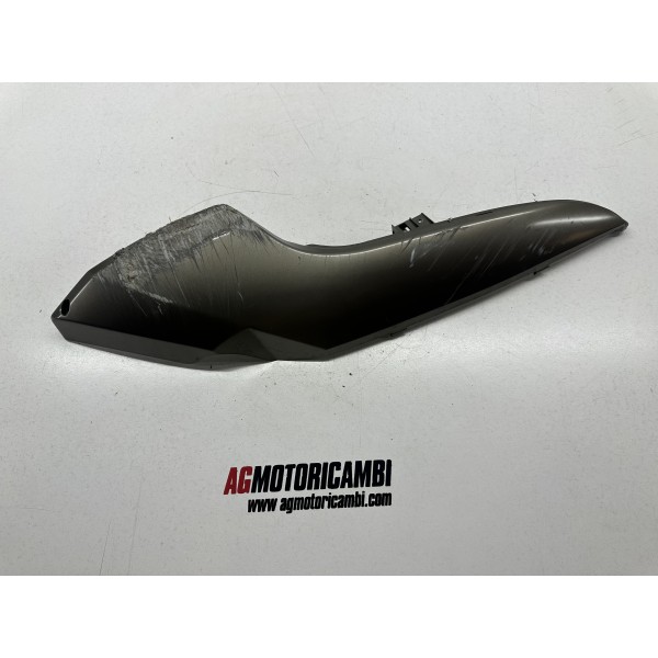 CARÉNAGE SOUS PLANCHE DROITE KYMCO DOWNTOWN 200...