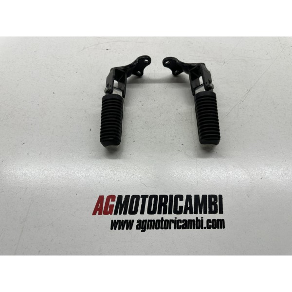 COPPIA PEDALINE PASSEGGERO DX SX YAMAHA X-MAX...