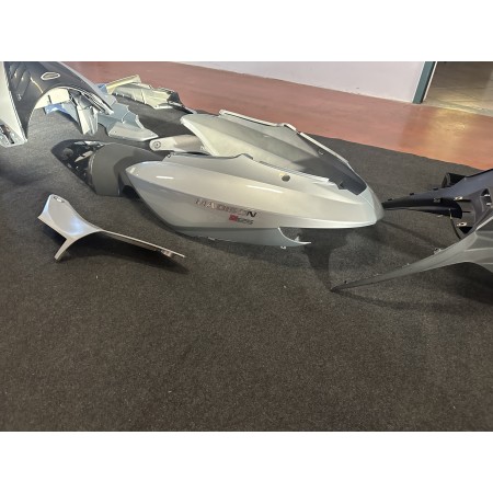 MALAGUTI MADISON 125 S 2002-2006 VERKLEIDUNG KUNSTSTOFF NASE KIT