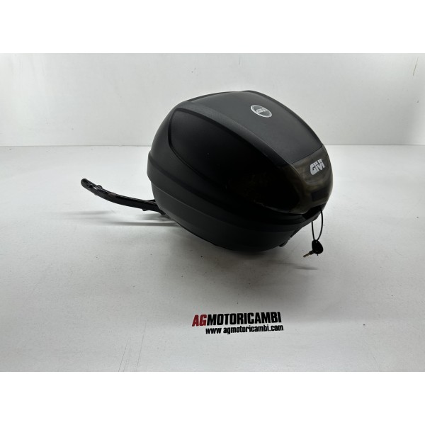 KIT BAULETTO GIVI CON STAFFA MALAGUTI MADISON...