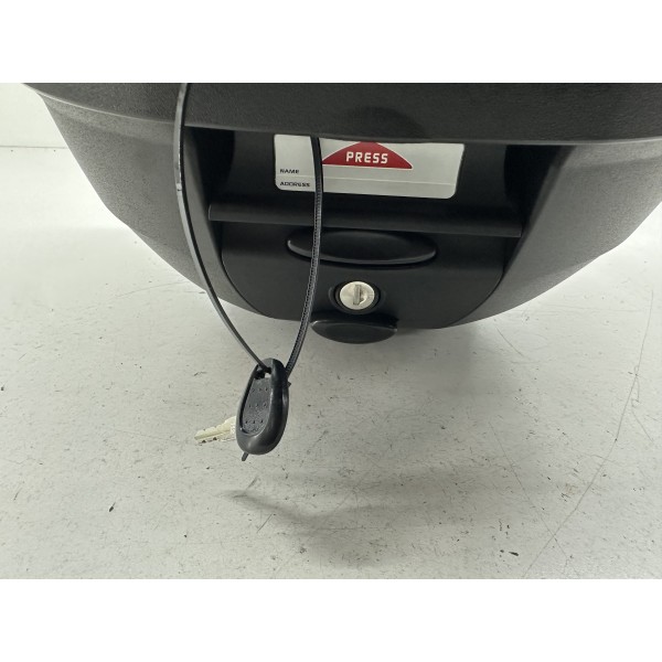 GIVI TOP CASE KIT MIT HALTERUNG MALAGUTI...