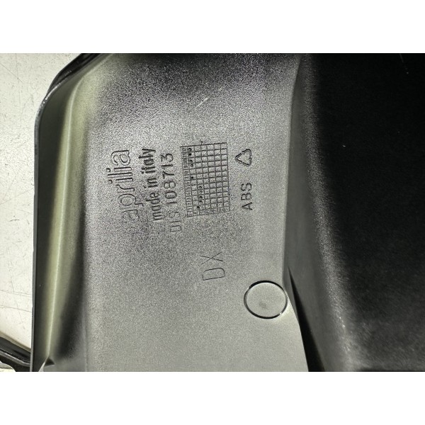 CARENADO FRONTAL LADO DERECHO APRILIA SR...