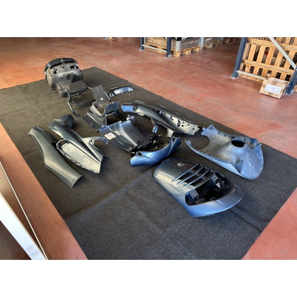 KIT FAIRING PLASTIC SHIELD SIDE PANELS PIAGGIO...