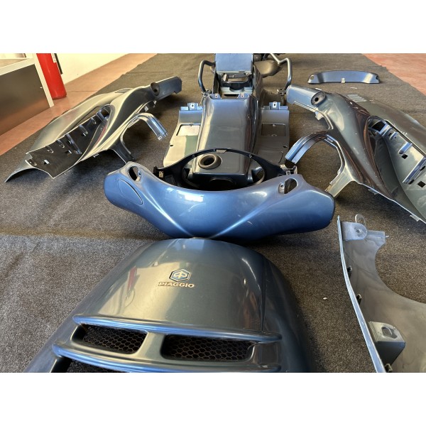 KIT FAIRING PLASTIC SHIELD SIDE PANELS PIAGGIO...