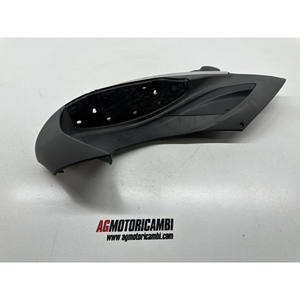 RECHTE FUSSSTÜTZE PIAGGIO BEVERLY 300 MA21M...