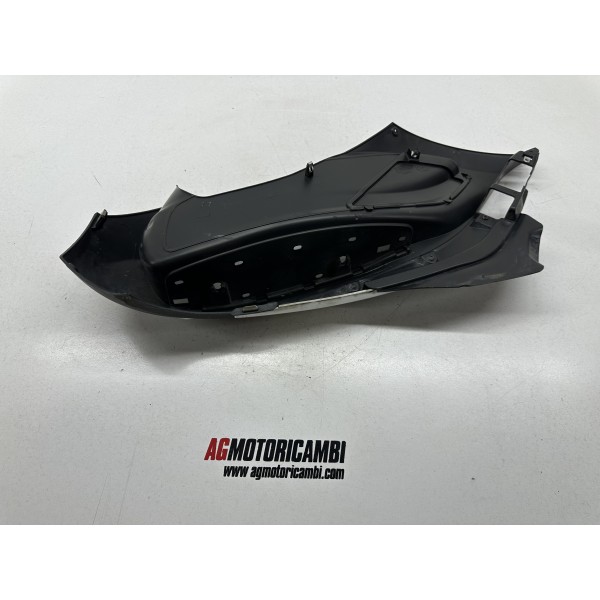 REPOSAPIÉS DERECHO PIAGGIO BEVERLY 300 MA21M...