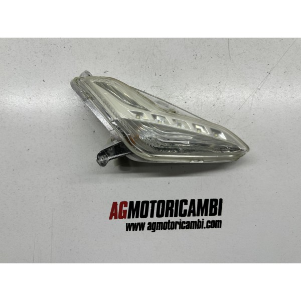 FRECCIA ANTERIORE DESTRA DX PIAGGIO BEVERLY 300...