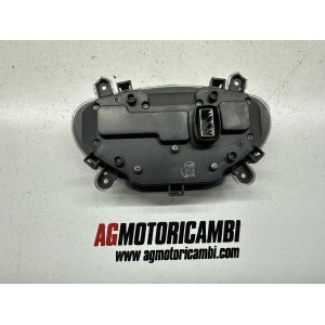 INSTRUMENTATION DISPLAY 80000KM PIAGGIO BEVERLY 300... 2