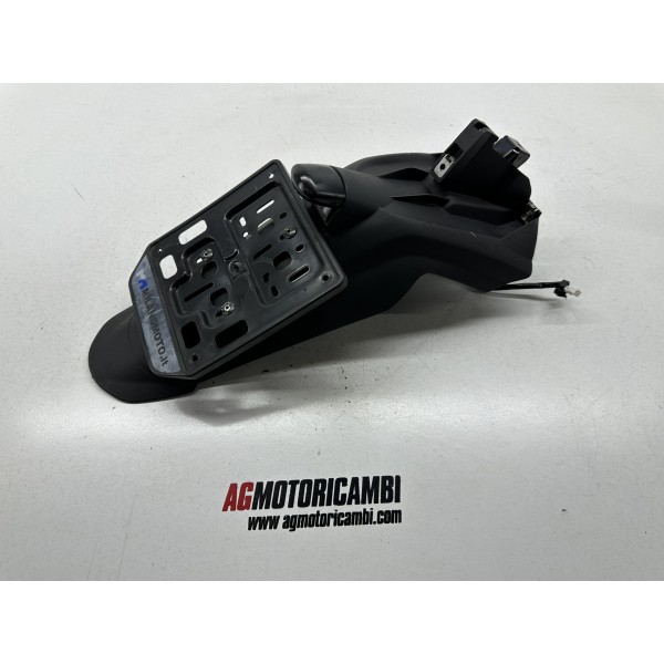 PARAFANGO POSTERIORE PORTA TARGA PIAGGIO...