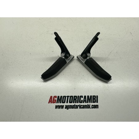 PAR DE ESTRIBERAS PASAJERO TRASERO PIAGGIO BEVERLY 300 2010-2016