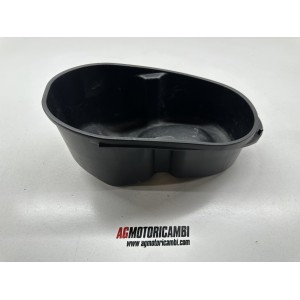 FACH UNTER DEM SATTEL PIAGGIO VESPA 200 GTS GT 2003-2004