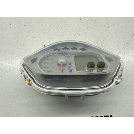 INSTRUMENTACIÓN 4500 KM PIAGGIO VESPA 250 GTS GT 2005-2012