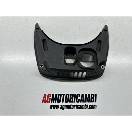 CUBREDEPÓSITO PLÁSTICO BAJO SILLÍN PIAGGIO VESPA 250 GTS GT 2005-2012
