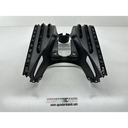 PEDANA POGGIA PIEDI PIAGGIO VESPA 250 GTS GT 2005-2012