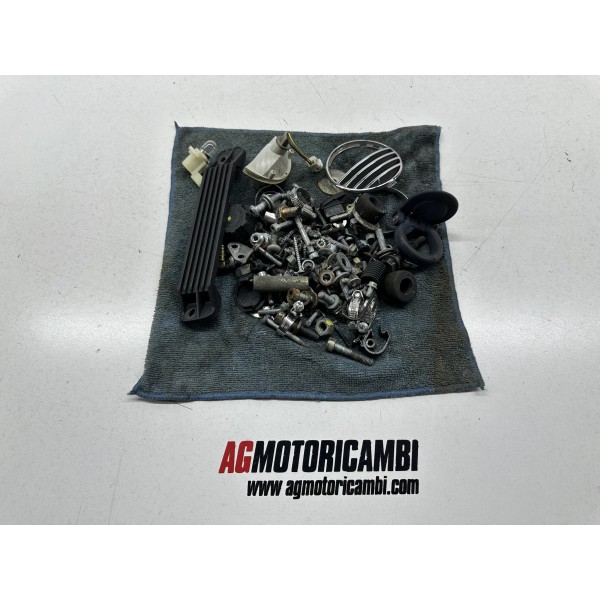 KIT VITI VITERIA BULLONI PIAGGIO VESPA 250 GTS...