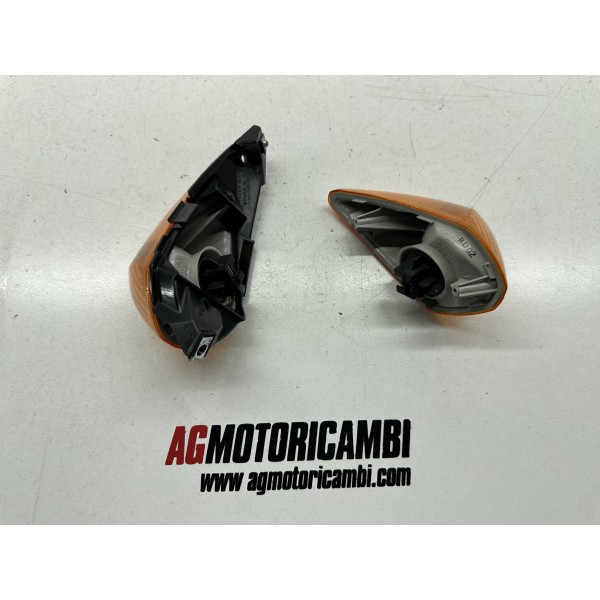 PAIR OF FRONT TURN SIGNALS HONDA JAZZ 250...