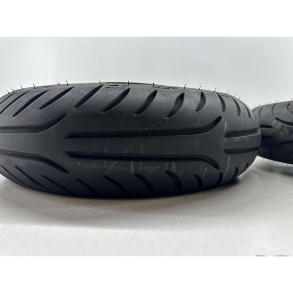 VORDER- UND HINTERRADPAAR MIT NEUEN HONDA JAZZ...