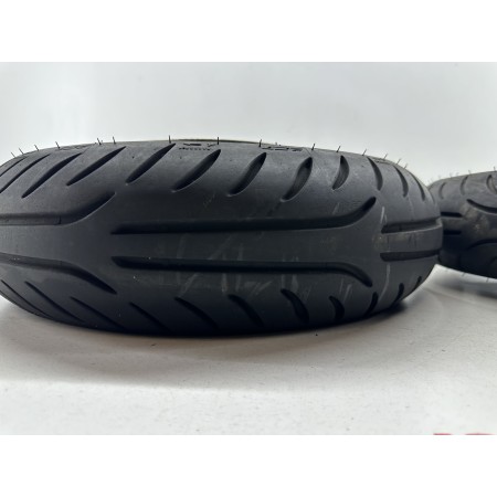 PAIRE DE ROUES AVANT ET ARRIÈRE AVEC PNEUS NEUFS HONDA JAZZ 250