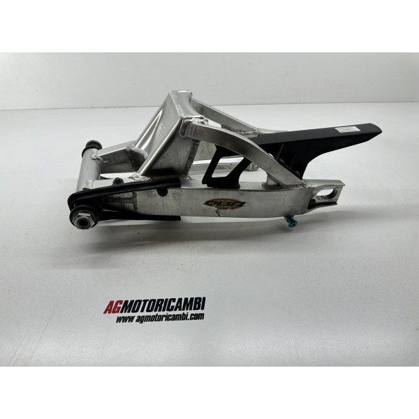 HINTERRADSCHWINGE SUZUKI GSXR GSX-R 1000 K1 2001