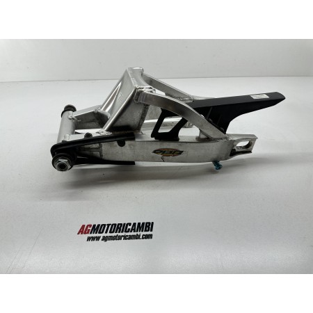 FORCELLONE POSTERIORE SUZUKI GSXR GSX-R 1000 K1 2001