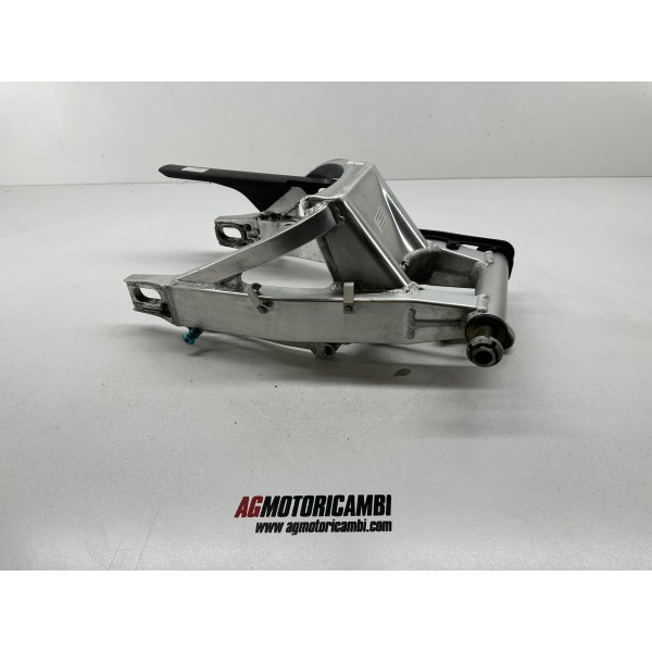 FORCELLONE POSTERIORE SUZUKI GSXR GSX-R 1000 K1...