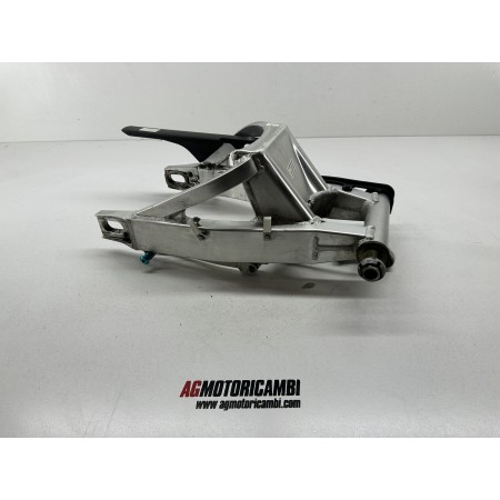 FORCELLONE POSTERIORE SUZUKI GSXR GSX-R 1000 K1 2001