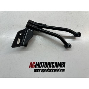 SUPPORT REPOSE-PIEDS ARRIERE DROIT PASSAGER APRILIA... 2